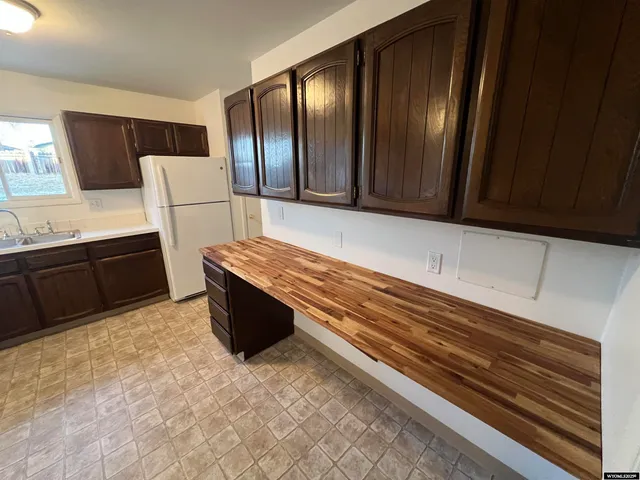 $238,500 | 212 Kinnikinnick Drive, Riverton, WY 82501