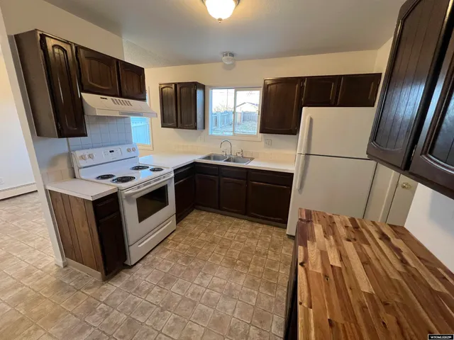 $238,500 | 212 Kinnikinnick Drive, Riverton, WY 82501