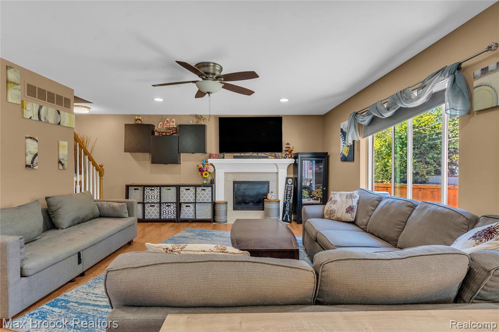 3566 Samuel Avenue Rochester Hills, MI 48309 - Photo 3 of 34