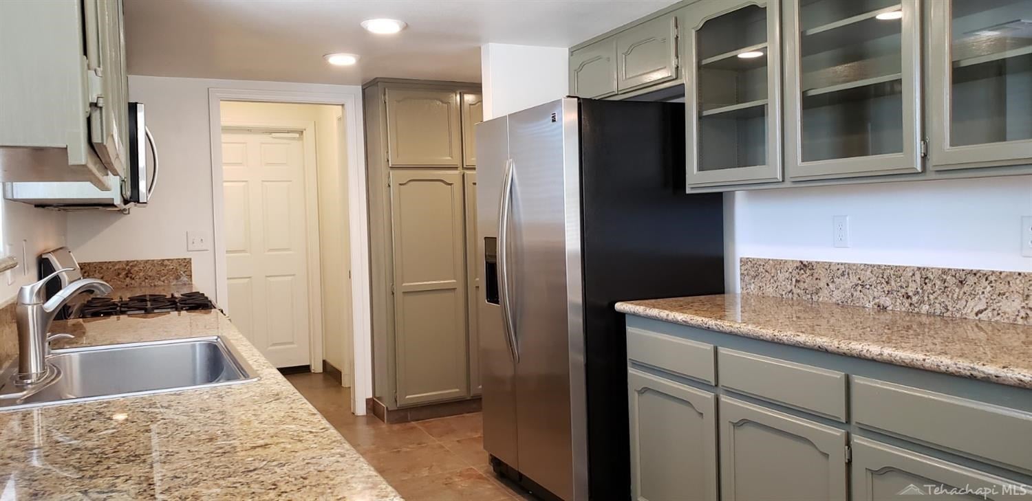 26105 Bear Valley Road Tehachapi, CA 93561 - Photo 14 of 61 Gallery Image 14