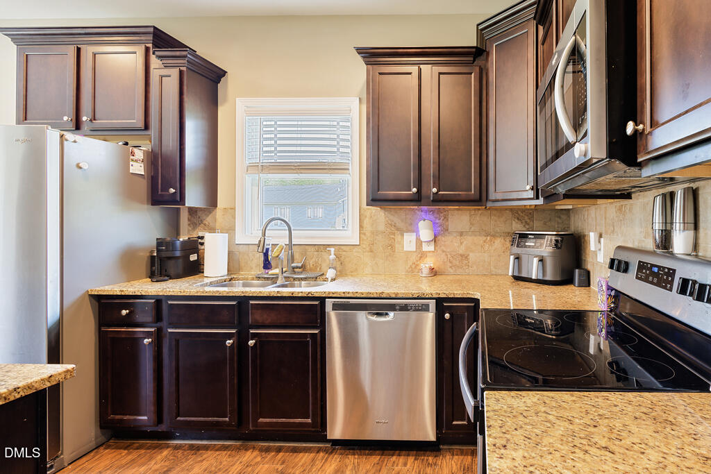 30 Inman Way Selma, NC 27576 - Photo 3 of 30