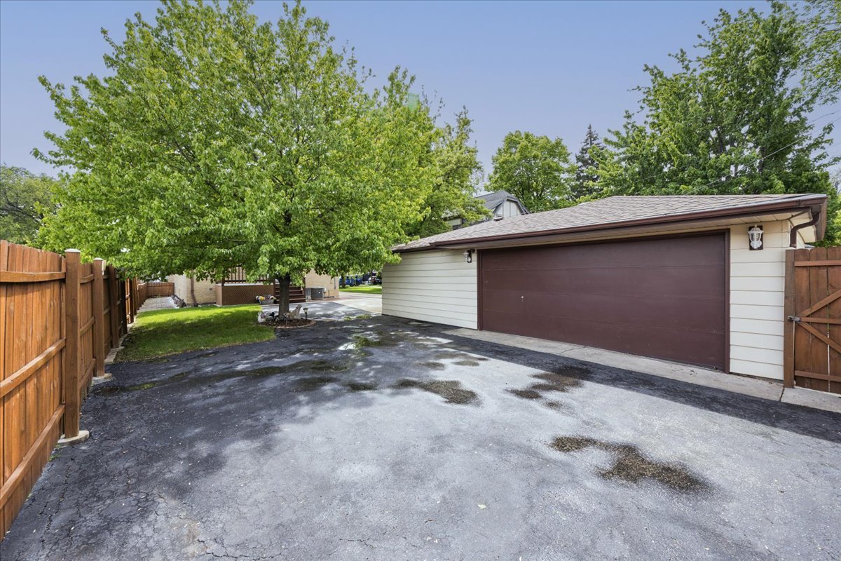 4116 Raymond Avenue Brookfield, IL 60513 - Photo 19 of 23