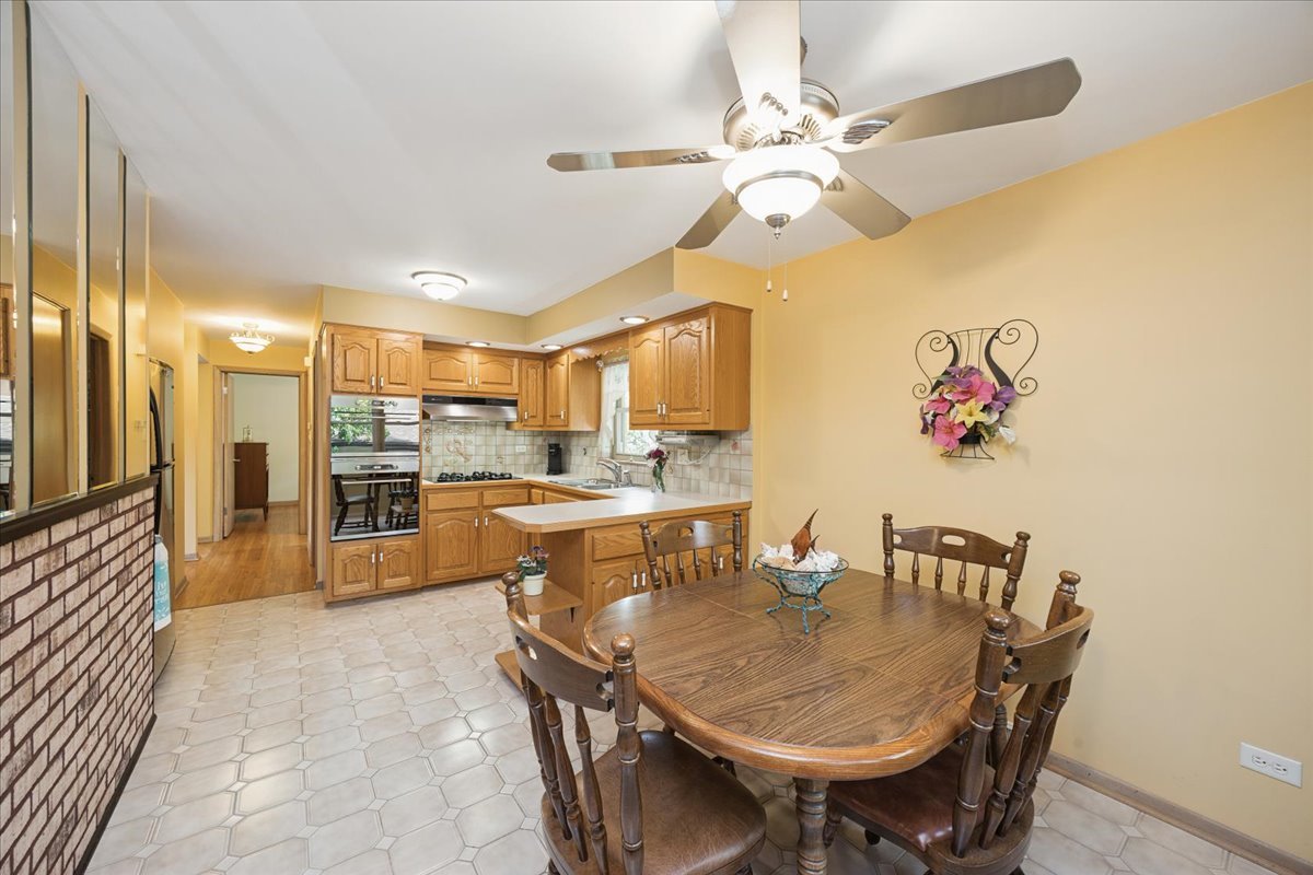 4116 Raymond Avenue Brookfield, IL 60513 - Photo 6 of 23
