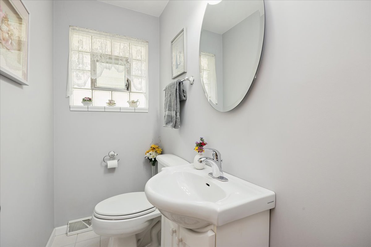 4116 Raymond Avenue Brookfield, IL 60513 - Photo 7 of 23