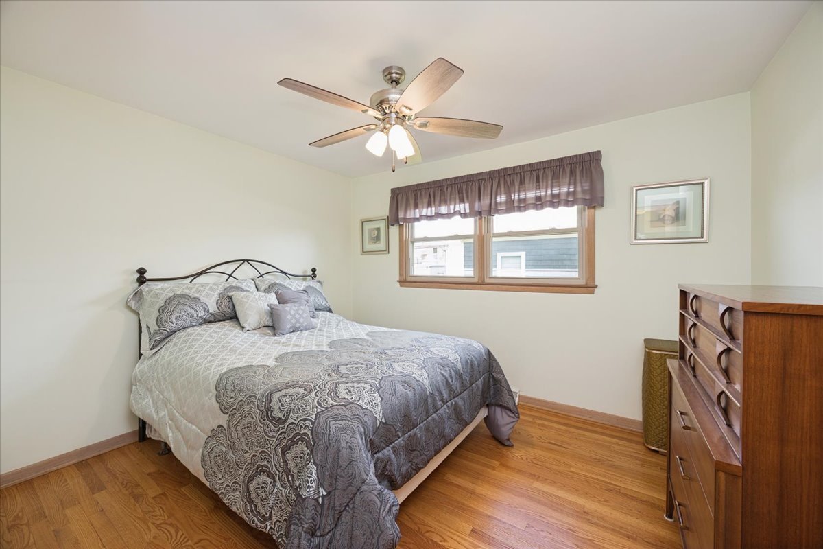 4116 Raymond Avenue Brookfield, IL 60513 - Photo 8 of 23