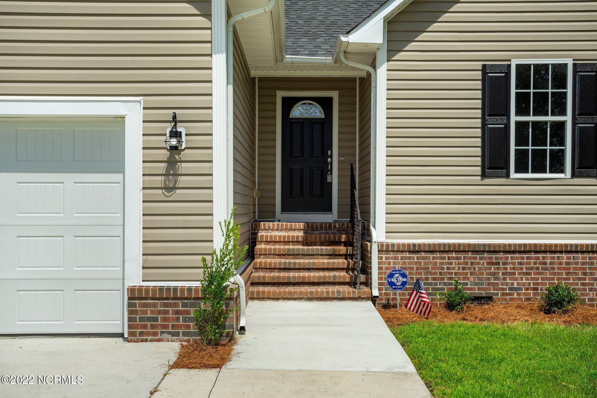 418 Rhodestown Road Jacksonville, NC 28540 - Photo 4 of 45 4-web-or-mls-DSC08086