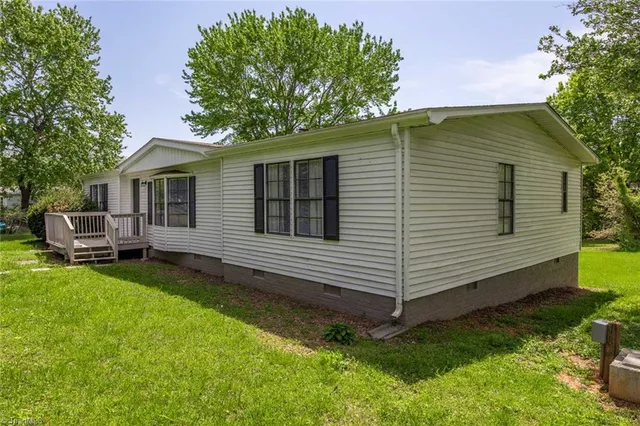 $194,000 | 122 Clebourne Lane, Reidsville, NC 27320