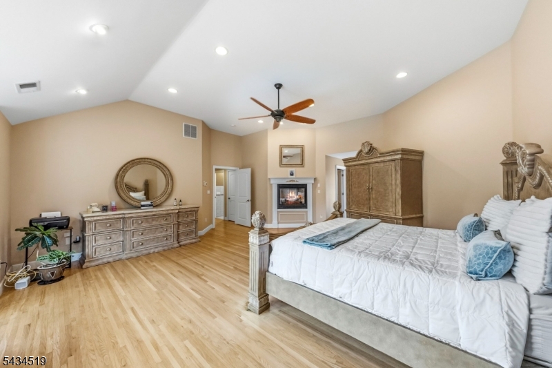 19 Fairview Road Clark, NJ 07066 - Photo 29 of 48