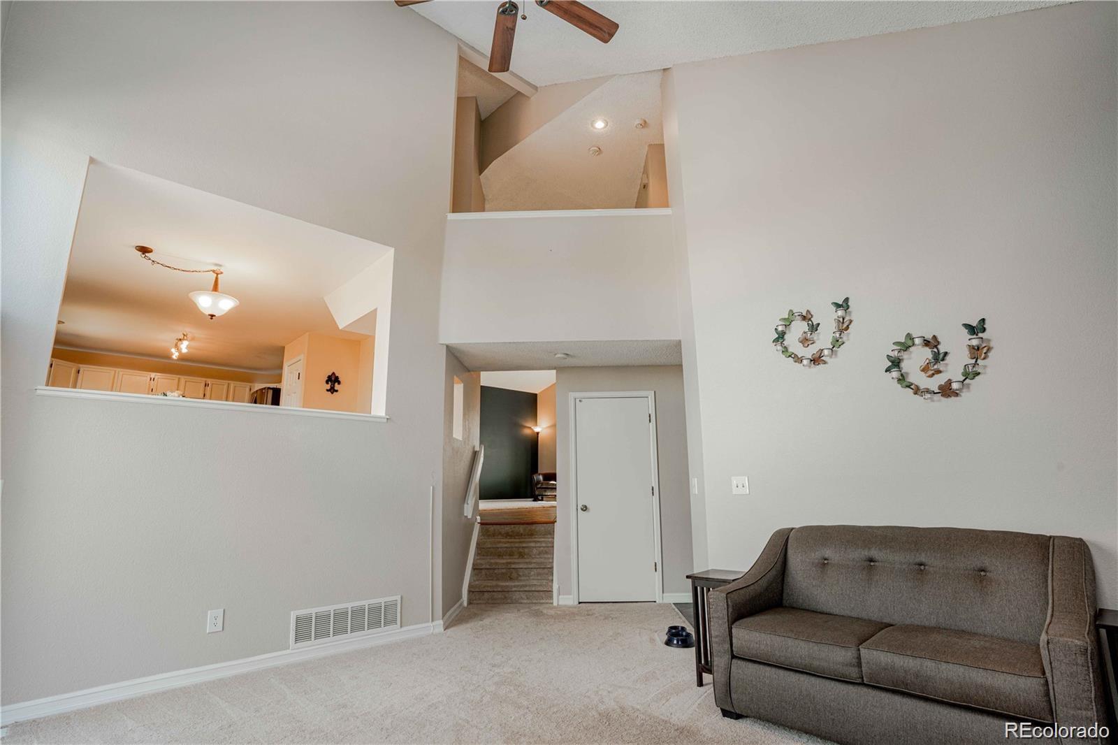 807 Poppywood Place Highlands Ranch, CO 80126 - Photo 5 of 33