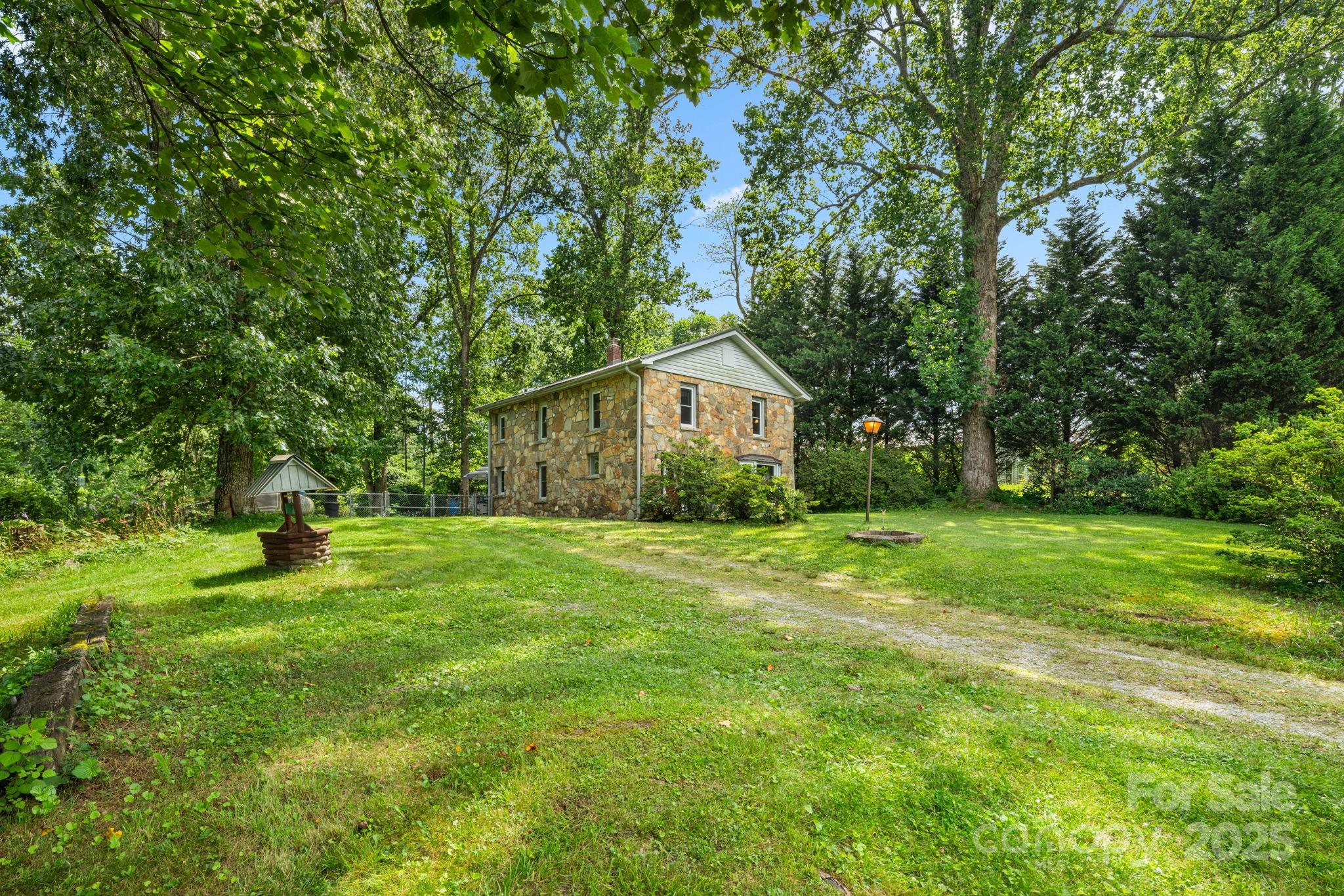 1058 Howard Gap Loop Road Flat Rock, NC 28731 - Photo 24 of 33 Gallery Image 24