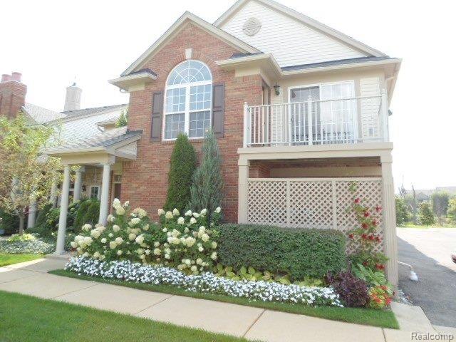 3583 Oakmonte Boulevard Rochester, MI 48306 - Photo 1 of 17 DSC03148