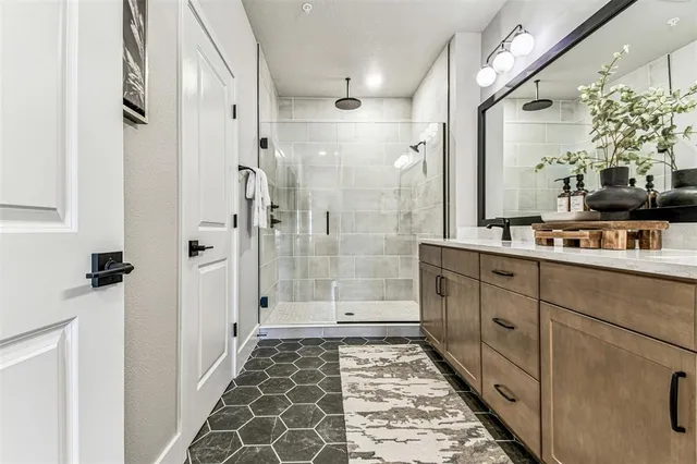 a view of walk in closet