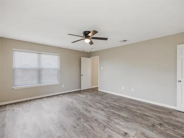 $350,000 | 316 Spurlock Drive, Krum, TX 76249