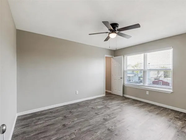 $350,000 | 316 Spurlock Drive, Krum, TX 76249