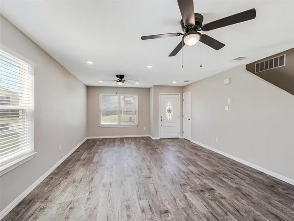 $350,000 | 316 Spurlock Drive, Krum, TX 76249