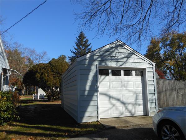 231 Tiffany Street Springfield, MA 01108 - Photo 4 of 12