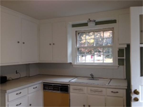 231 Tiffany Street Springfield, MA 01108 - Photo 6 of 12