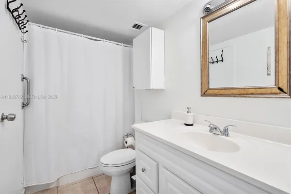 $2,000 | 13499 Biscayne Boulevard, Unit 406, North Miami, FL 33181