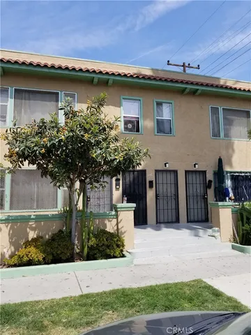 $1,295,000 | 433 West 9th Street, Long Beach, CA 90813