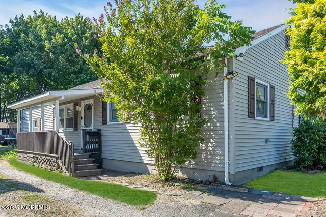 $725,000 | 2217 Old Mill Road, Spring Lake Heights, NJ 07762