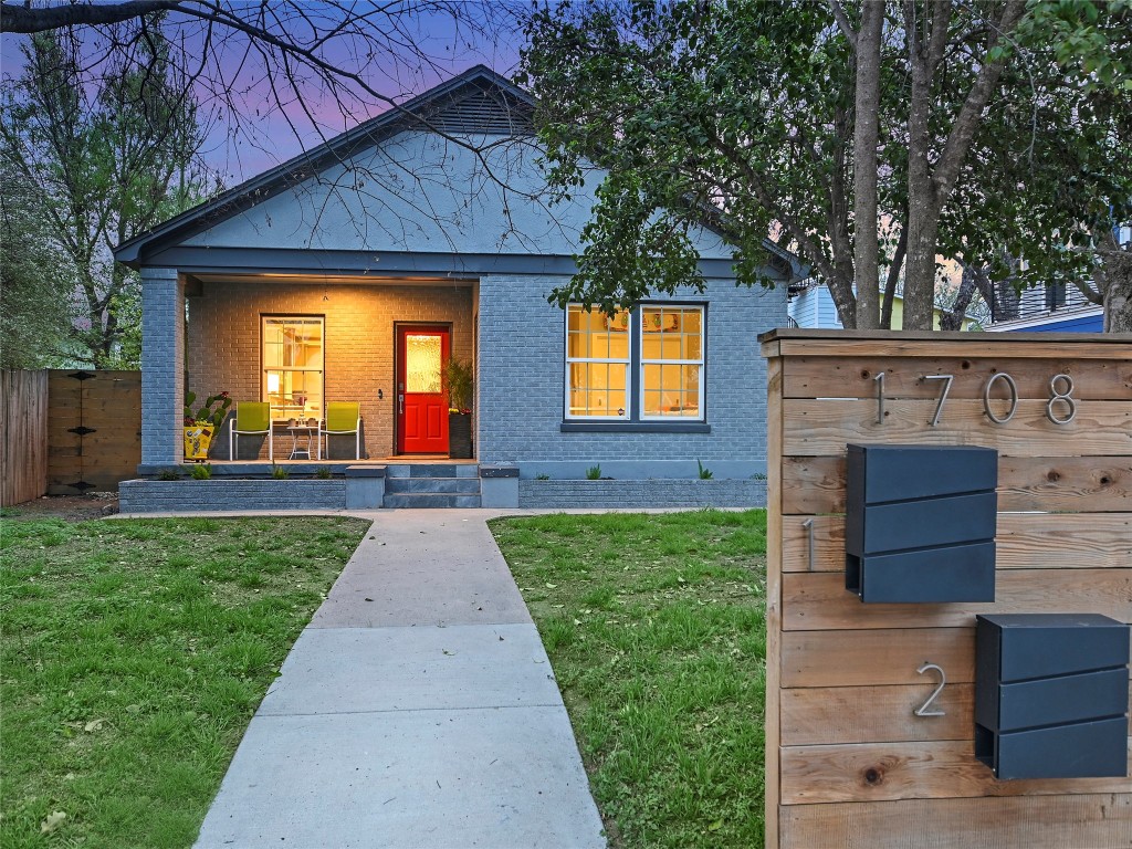 Don't miss out on this fully furnished income producing filly remodeled home in prime East Austin.