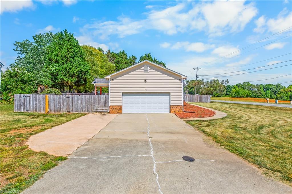 565 Adams Gate Road Winston-Salem, NC 27107 - Photo 3 of 25