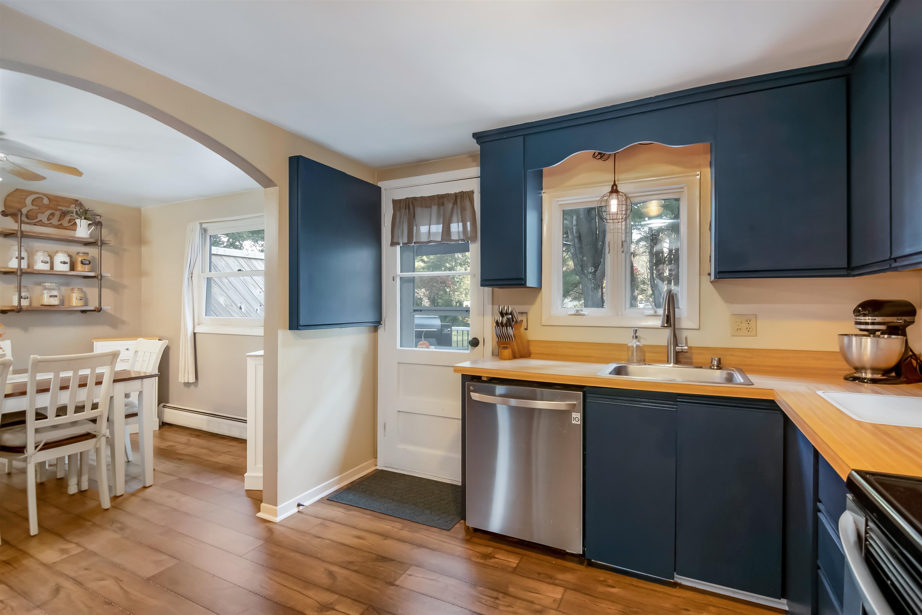 137 North Brownell Road Williston, VT 05495 - Photo 6 of 37