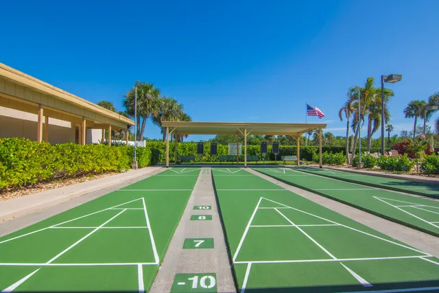 a view of a tennis court