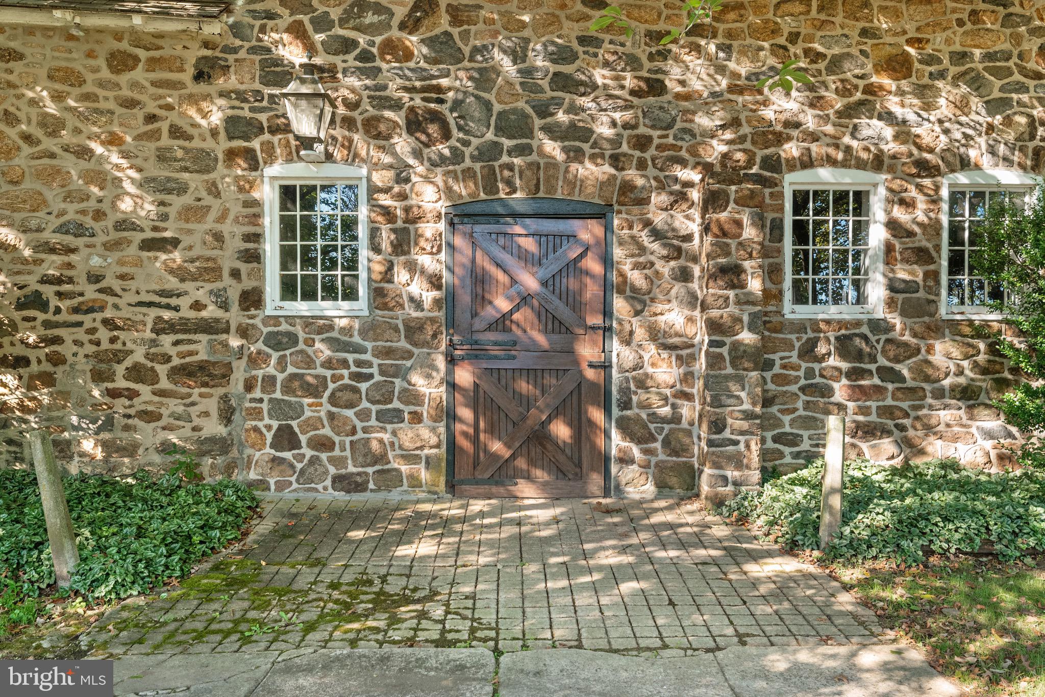 8 Barr Road Malvern, PA 19355 - Photo 6 of 51