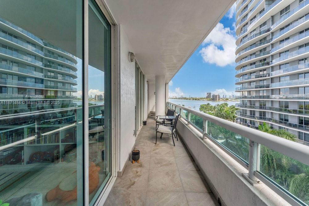 1800 North Bayshore Drive, Unit 614 Miami, FL 33132 - Photo 17 of 29 a view of balcony with furniture