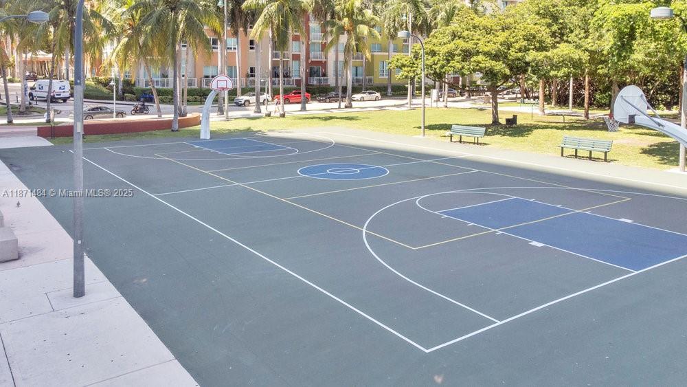 1800 North Bayshore Drive, Unit 614 Miami, FL 33132 - Photo 23 of 29 a view of a tennis court