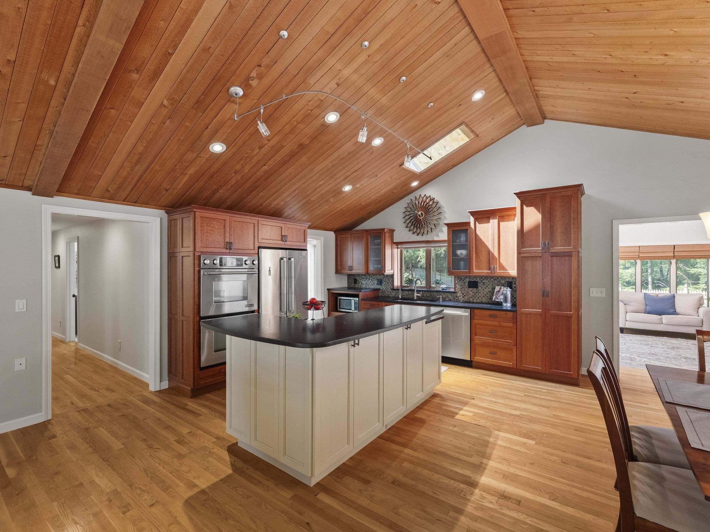 68 Birkdale Road Bedford, NH 03110 - Photo 14 of 33 Gallery Image 14