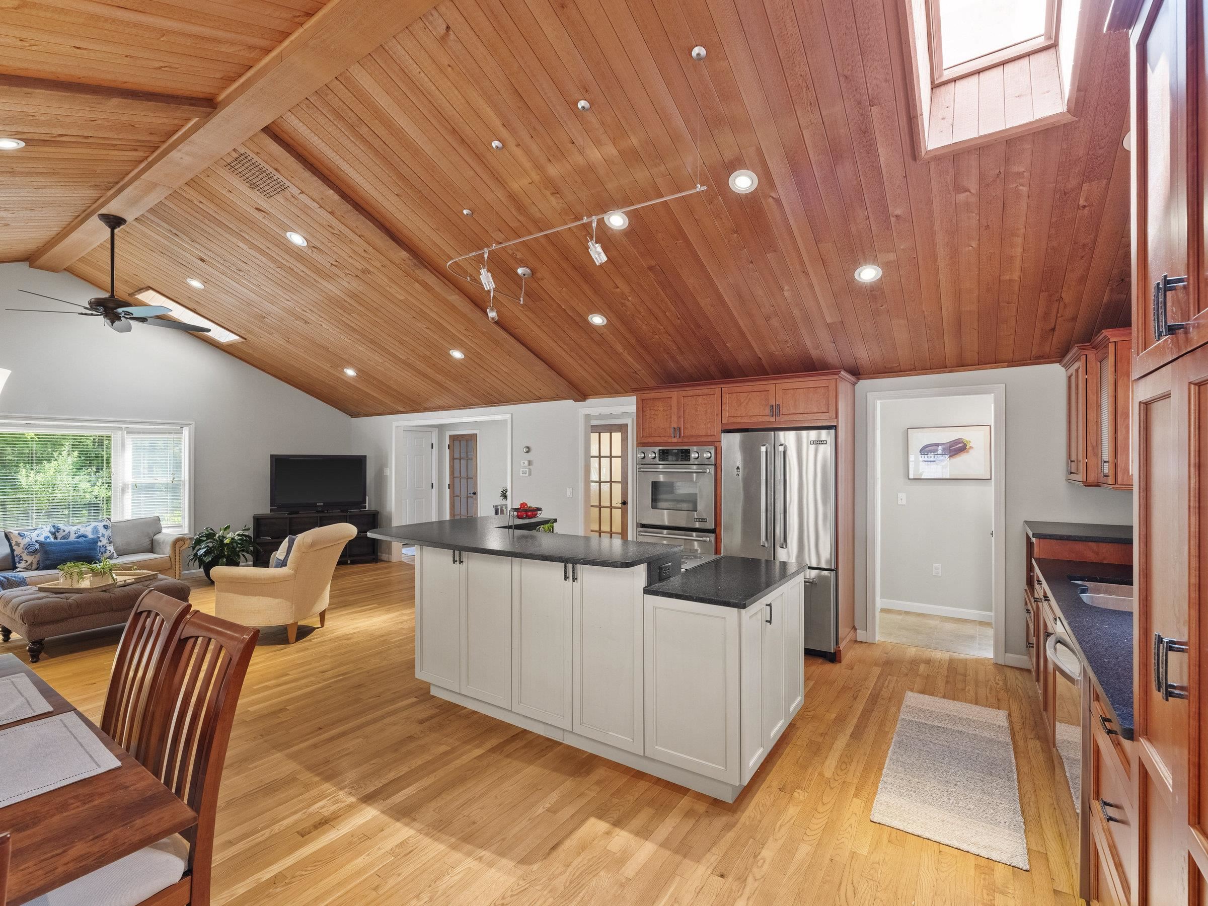 68 Birkdale Road Bedford, NH 03110 - Photo 20 of 33 Gallery Image 20