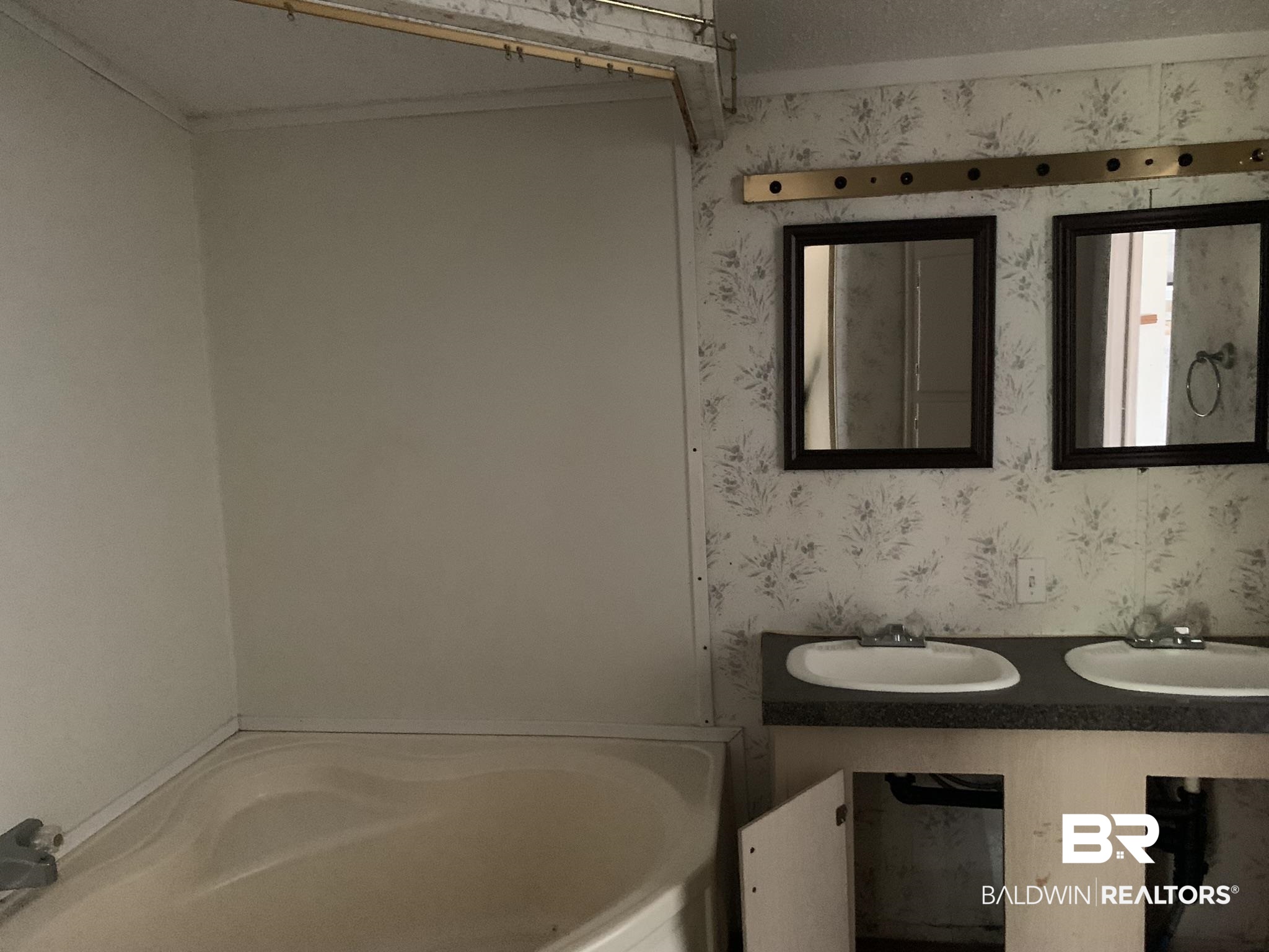 7075 A 6th Street Eight Mile, AL 36613 - Photo 7 of 10