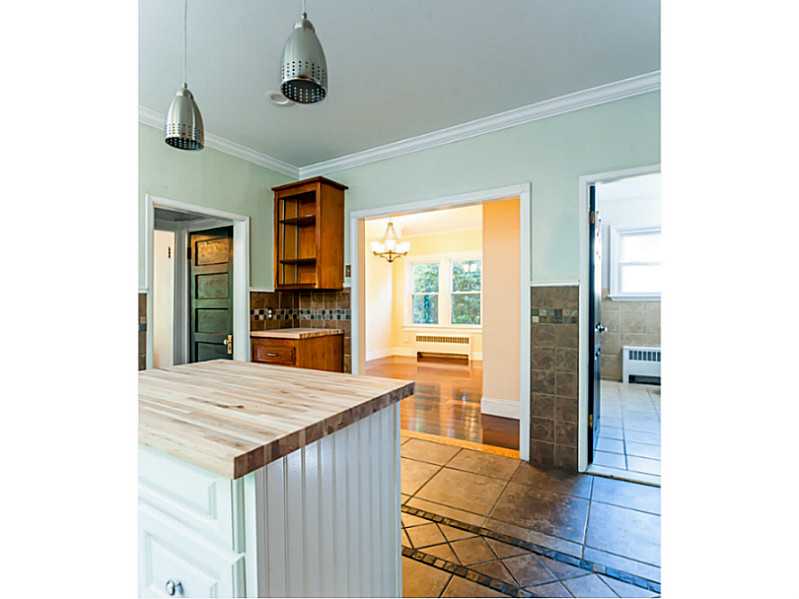 46 Hebert Street Coventry, RI 02816 - Photo 5 of 25 Kitchen.