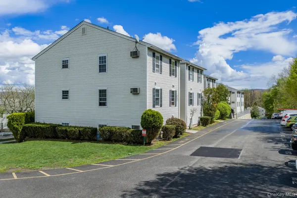$255,000 | 18 Lexington Hills Road, Unit 8, Harriman, NY 10926