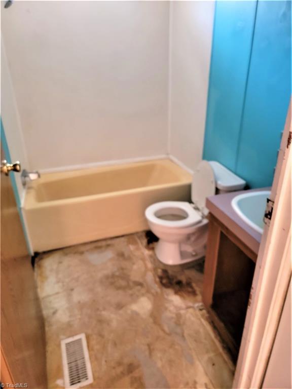 605 Tall Tree Road Clemmons, NC 27012 - Photo 11 of 21 hall bathroom