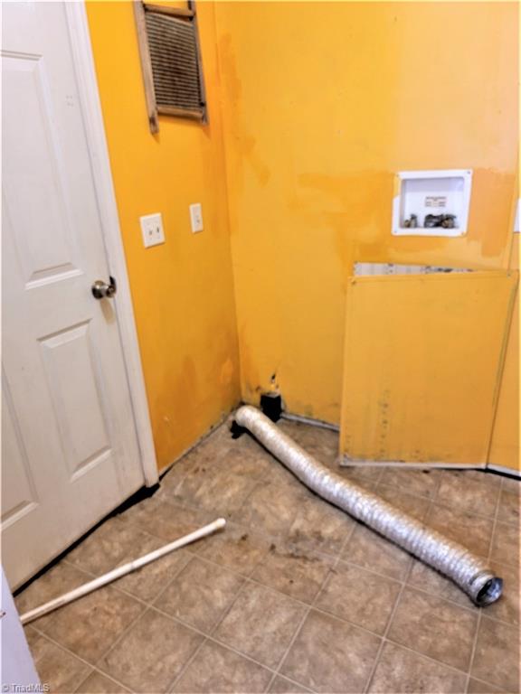 605 Tall Tree Road Clemmons, NC 27012 - Photo 9 of 21 Laundry Room with door to deck