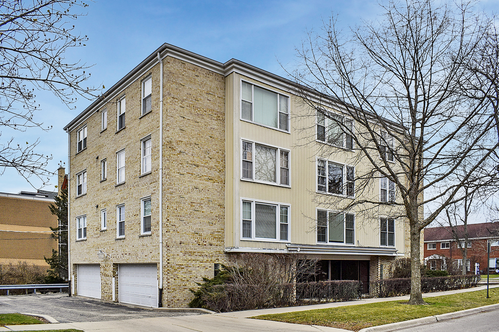 601 Ridge Road, Unit 201 Wilmette, IL 60091 - Photo 1 of 22