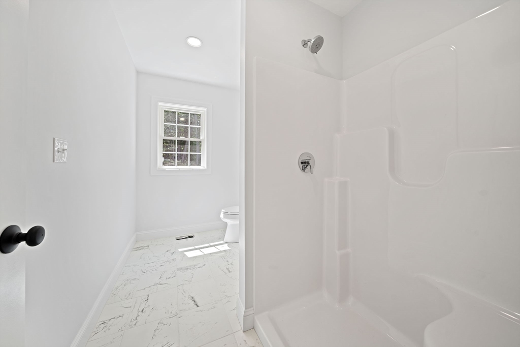 5 Clarendon Holbrook, MA 02343 - Photo 15 of 40