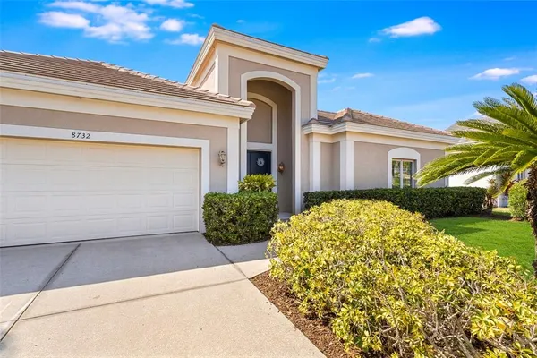 $725,000 | 8732 54th Avenue East, Bradenton, FL 34211