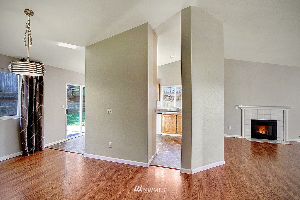 2409 211th Street Southeast Bothell, WA 98021 - Photo 5 of 20