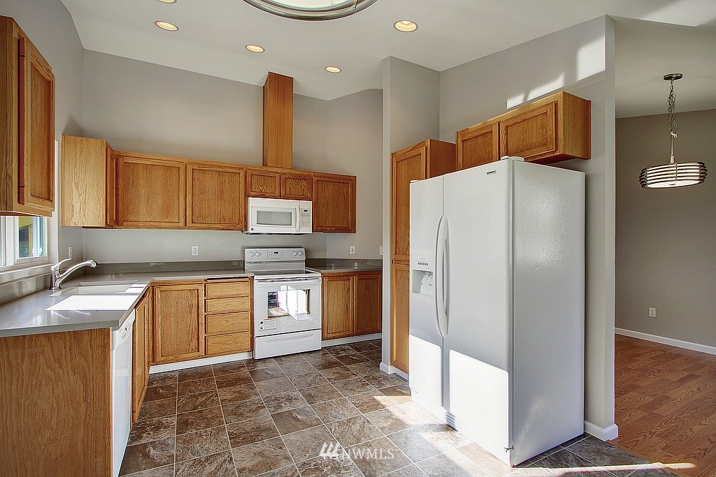2409 211th Street Southeast Bothell, WA 98021 - Photo 6 of 20