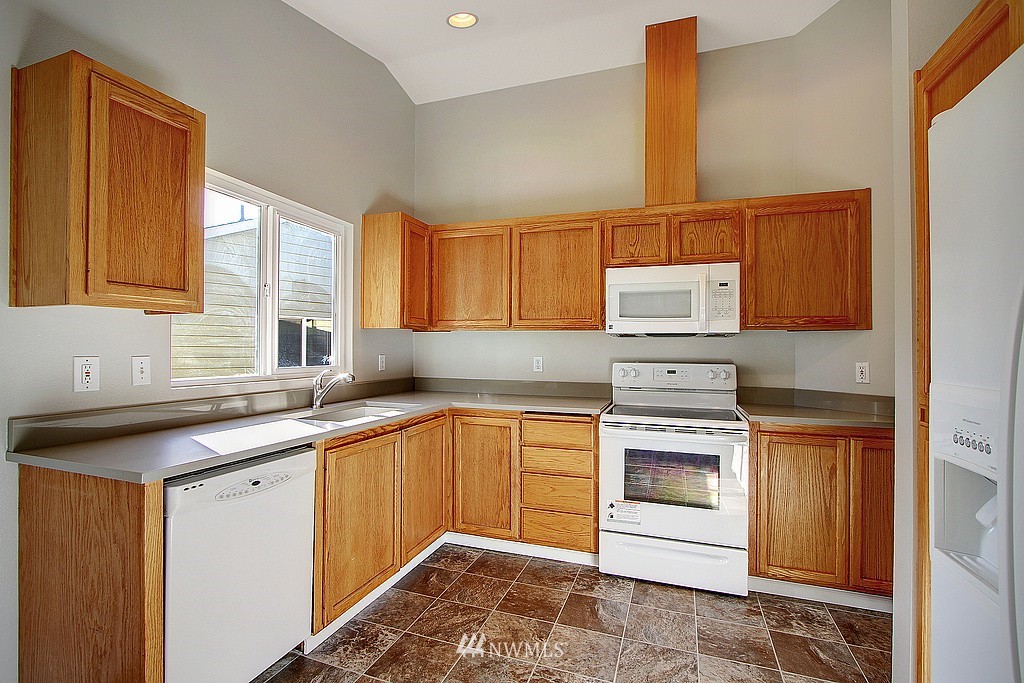 2409 211th Street Southeast Bothell, WA 98021 - Photo 7 of 20