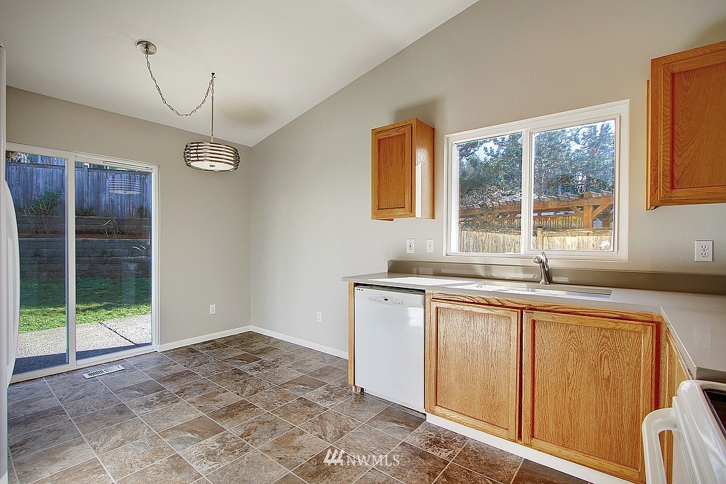 2409 211th Street Southeast Bothell, WA 98021 - Photo 8 of 20