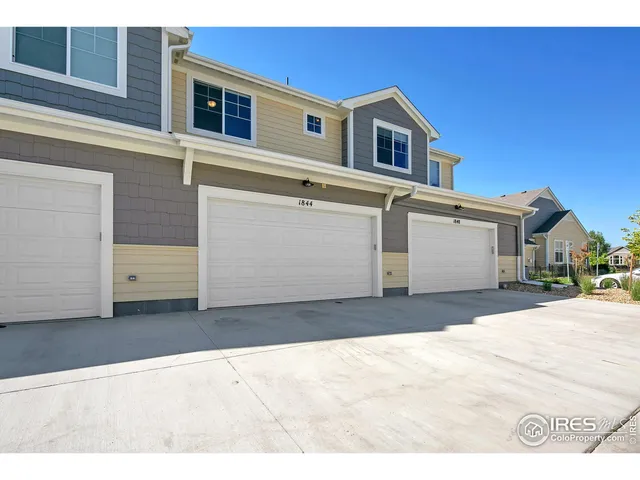 a view of a house with a outdoor space