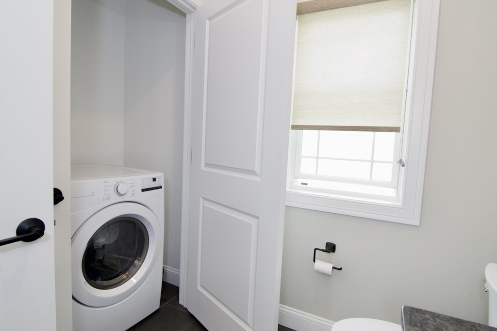 103 Oak Hollow Road Springfield, MA 01128 - Photo 20 of 42