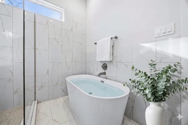 $2,400 | 6108 De Campo Street, Houston, TX 77091