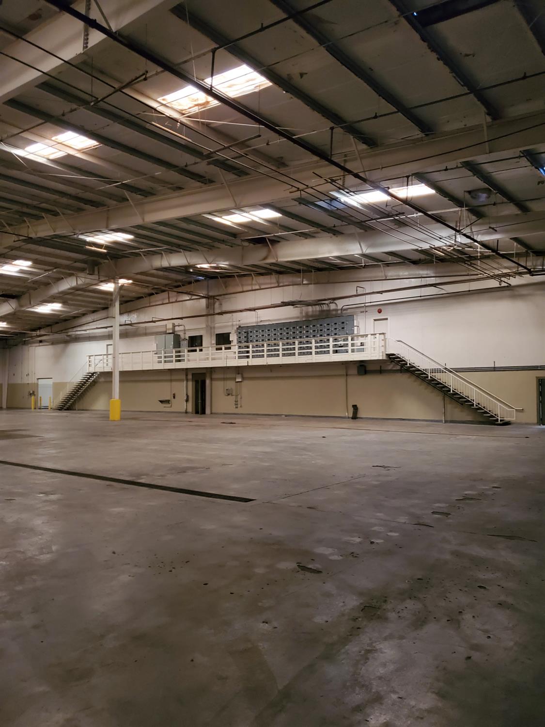 2200 Encinal Road Live Oak, CA 95953 - Photo 16 of 28 a view of a room with wooden floor