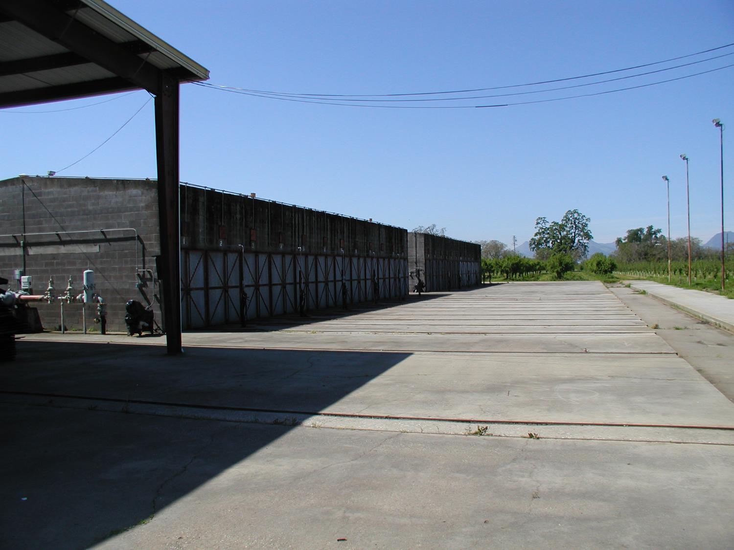 2200 Encinal Road Live Oak, CA 95953 - Photo 23 of 28 a backyard of a house